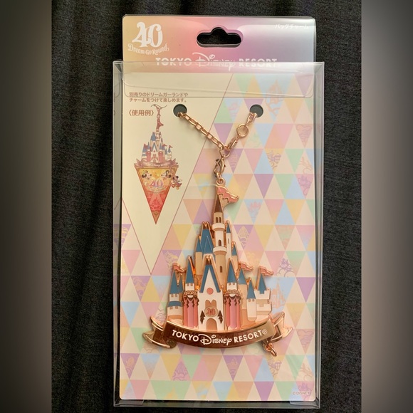 TOKYO DISNEY Resort 40th Anniversary Dream Go Round Cinderella Castle Bag CHARM - Picture 7 of 9